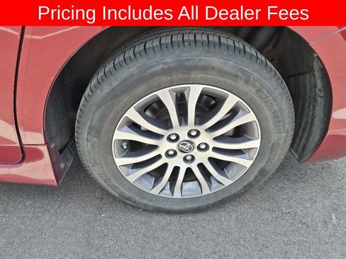 Used 2019 Toyota Sienna XLE w/ XLE Navigation Package FWD image 19