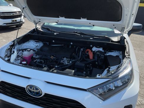 Used 2021 Toyota RAV4 LE AWD/4WD image 23