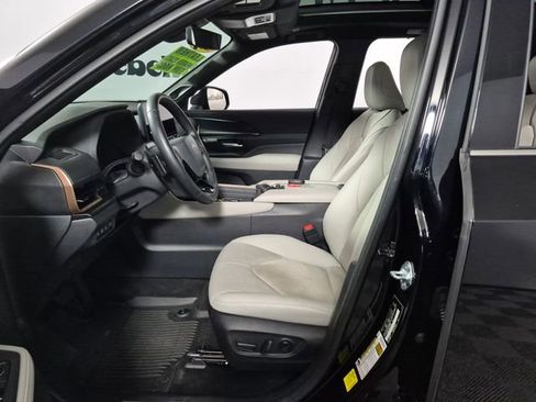 Certified 2024 Toyota Grand Highlander MAX Platinum image 9