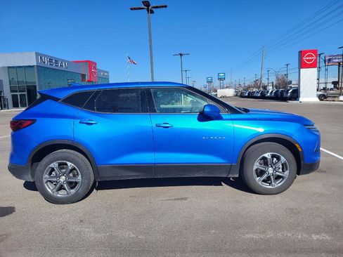Used 2025 Chevrolet Blazer LT image 2