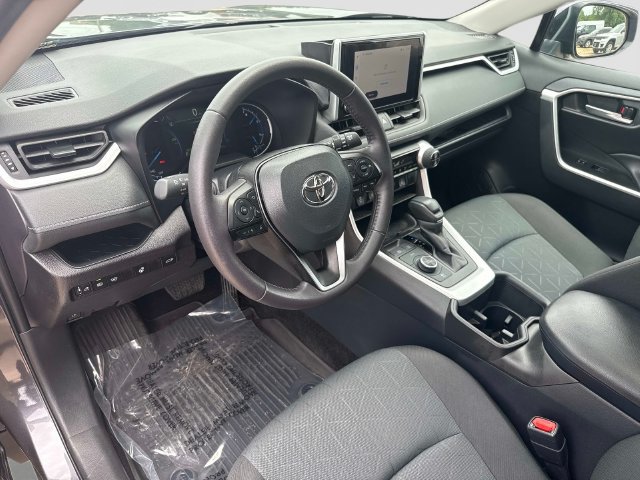 Used 2025 Toyota RAV4 XLE w/ Convenience Package AWD/4WD image 14