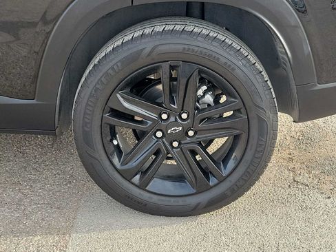 Used 2025 Chevrolet Trax ACTIV FWD image 12