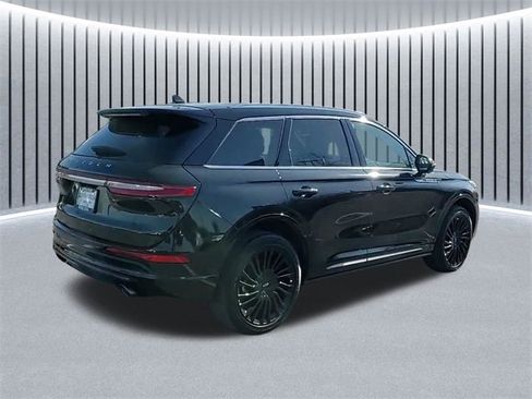 Used 2022 Lincoln Corsair Reserve w/ Equipment Group 201A image 4