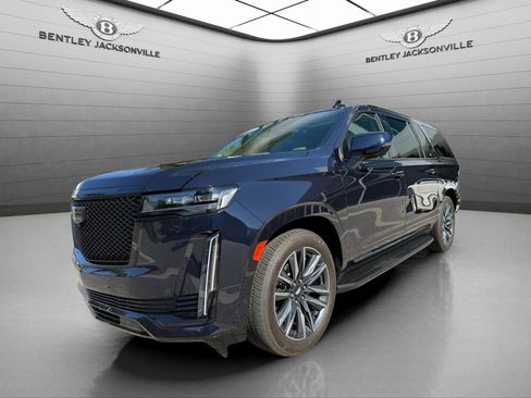 Used 2024 Cadillac Escalade ESV Sport Platinum w/ Heavy-Duty Trailer Package image 11