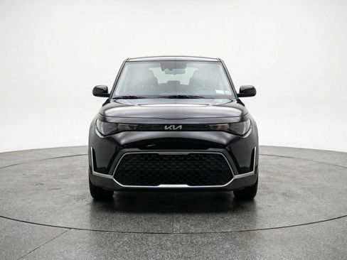 Used 2025 Kia Soul LX w/ LX Technology Package FWD image 2