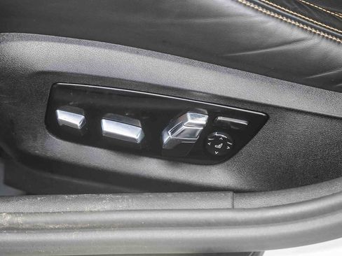 Used 2023 BMW M5 image 18