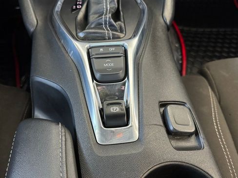 Used 2020 Chevrolet Camaro LT image 26