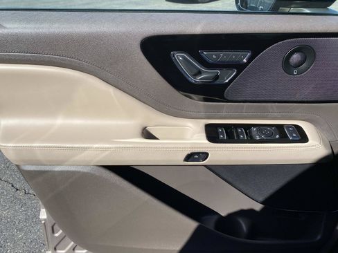Used 2020 Lincoln Aviator Reserve w/ Equipment Group 201A AWD/4WD image 23