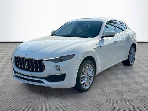 Used 2022 Maserati Levante GT image 3