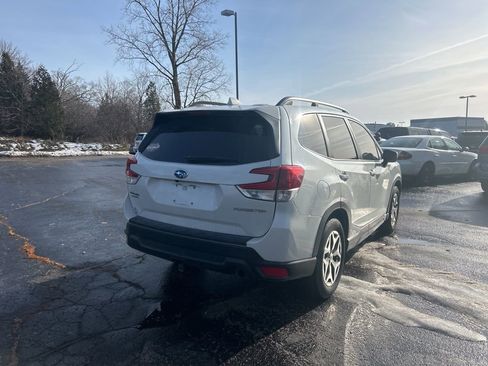 Used 2021 Subaru Forester Premium image 7