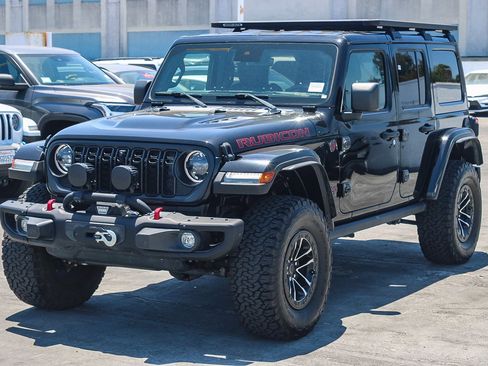 Used 2024 Jeep Wrangler Unlimited Rubicon AWD/4WD image 3