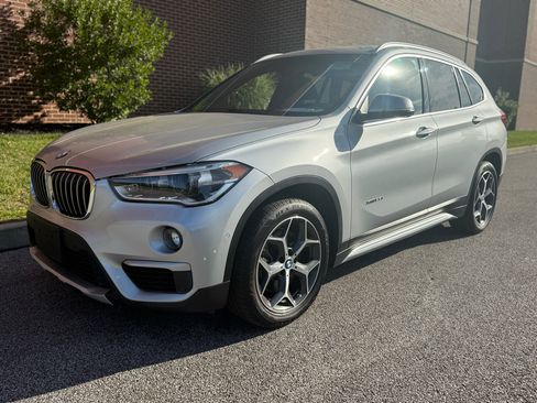 Used 2017 BMW X1 xDrive28i image 4