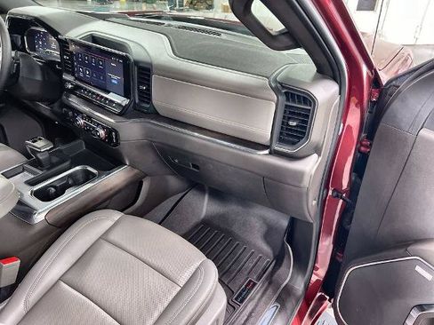 Used 2024 GMC Sierra 1500 SLT AWD/4WD image 30