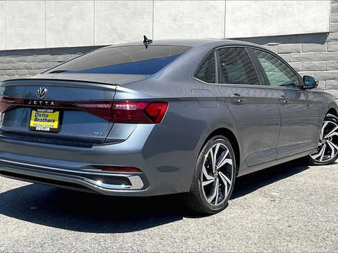 Certified 2025 Volkswagen Jetta SEL FWD image 13