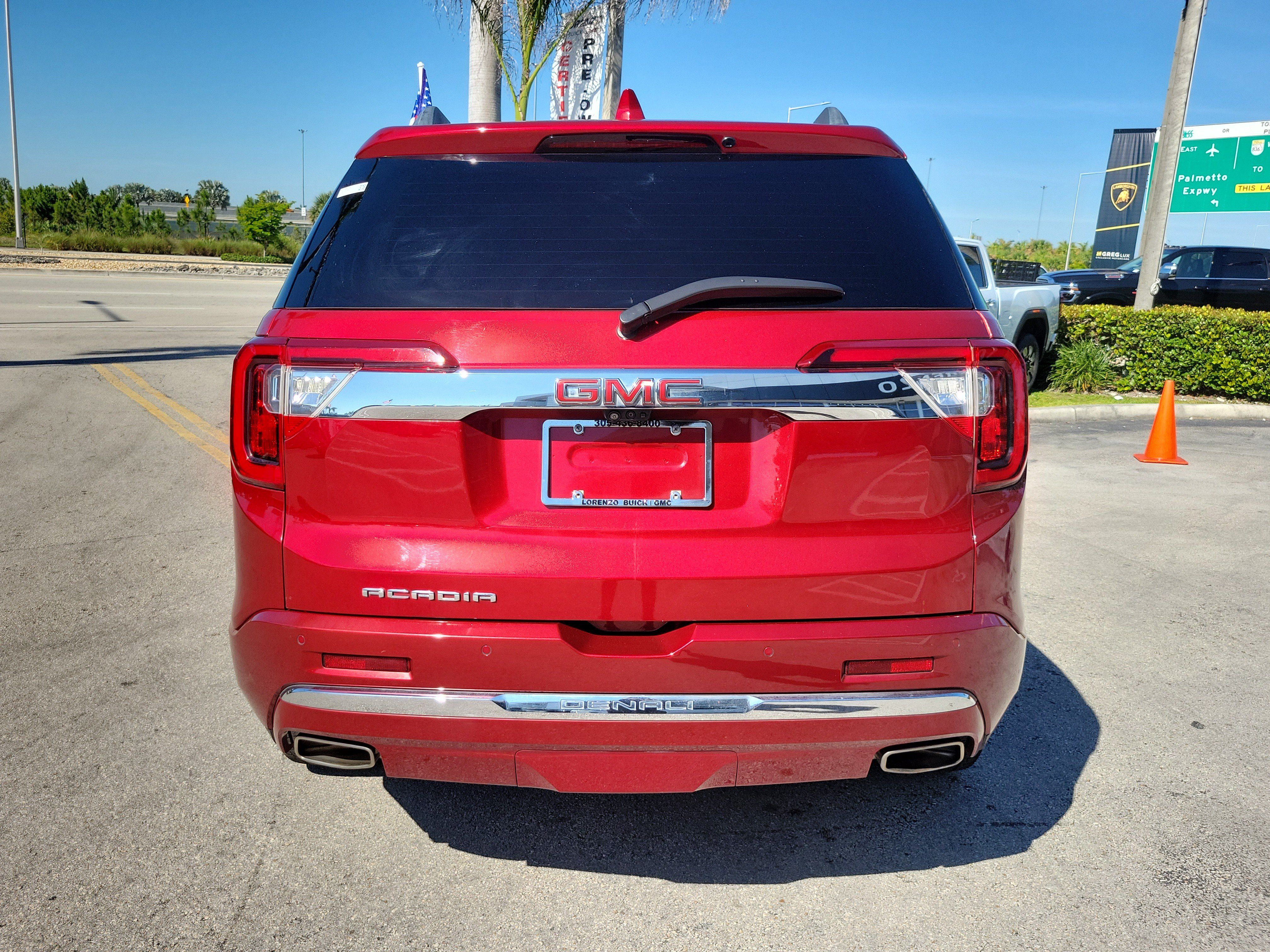 Used 2022 GMC Acadia Denali w/ Denali Ultimate Package FWD image 6