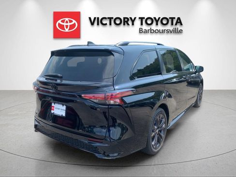 Used 2026 Toyota Sienna XSE FWD image 7