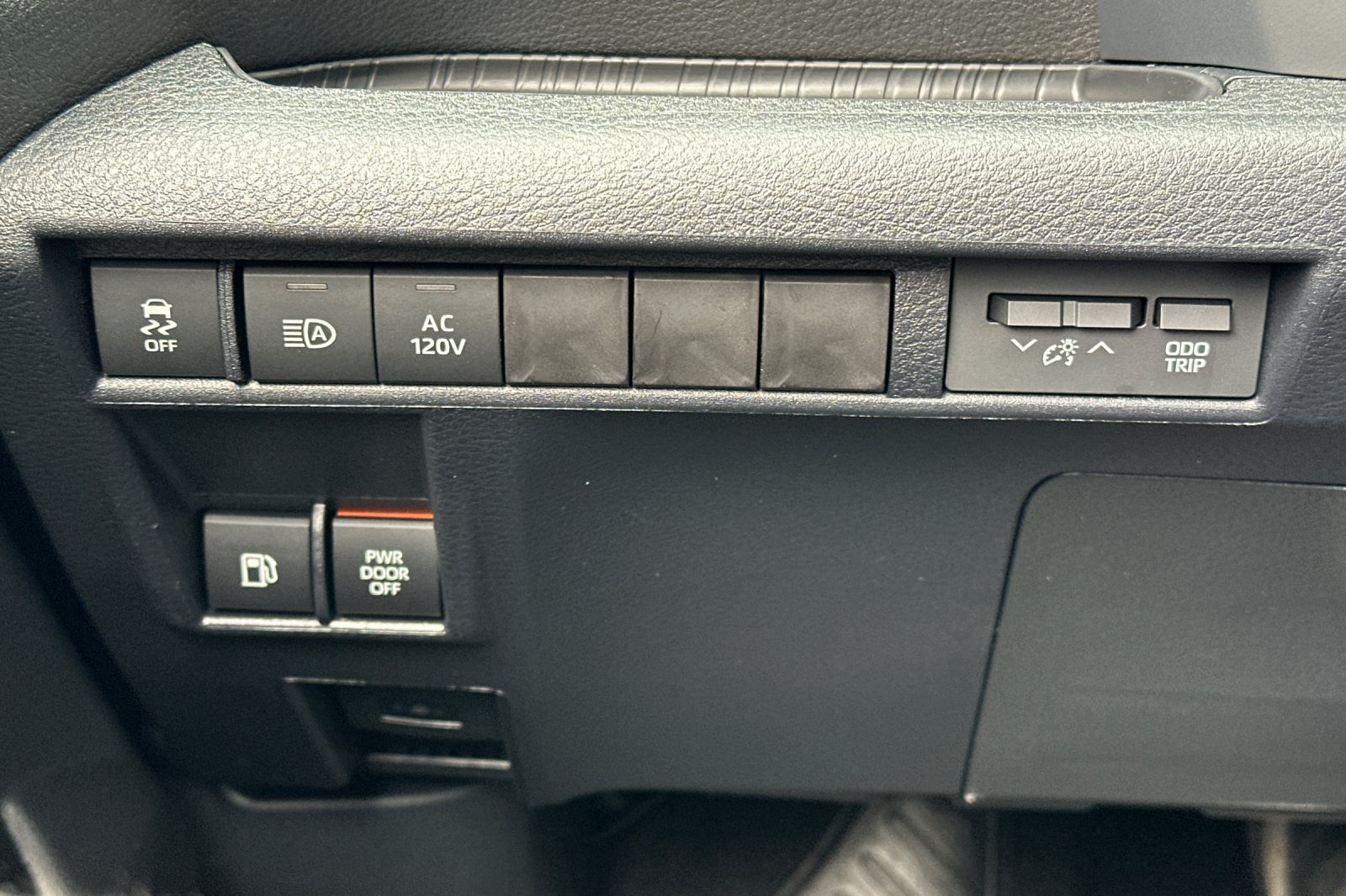 New 2026 Toyota Sienna XLE Woodland Edition AWD/4WD image 30