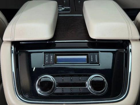 Used 2018 Lincoln Navigator Select AWD/4WD image 24