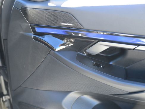 Used 2024 BMW i5 eDrive40i w/ Premium Package image 11