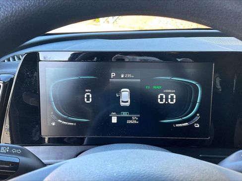 Used 2025 Kia Sportage LX image 10