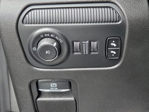 Used 2024 Jeep Wagoneer Series II w/ Flexible Seating Group RWD image 29