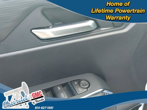 New 2025 GMC Acadia Elevation image 13