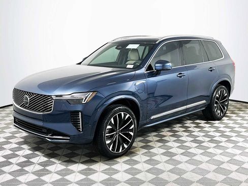 New 2026 Volvo XC90 T8 Plus w/ Protection Package Premier image 3