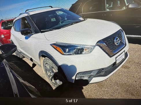 Used 2019 Nissan Kicks SR w/ SR Premium Package image 5