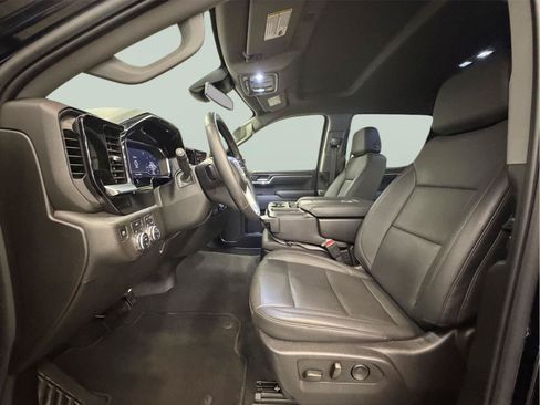 Certified 2025 GMC Sierra 1500 SLT AWD/4WD image 18