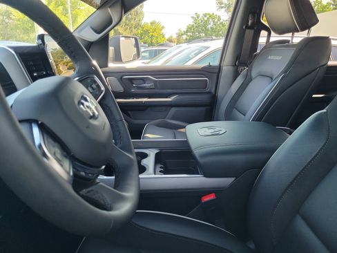Used 2025 RAM 1500 Laramie w/ Night Edition AWD/4WD image 7