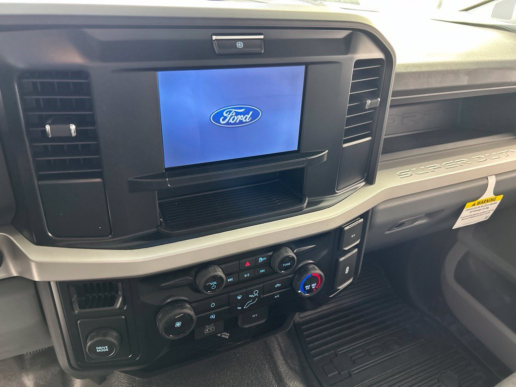 Used 2025 Ford F250 XL RWD image 12