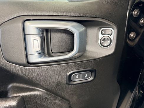 Used 2024 Jeep Wrangler Sport AWD/4WD image 17