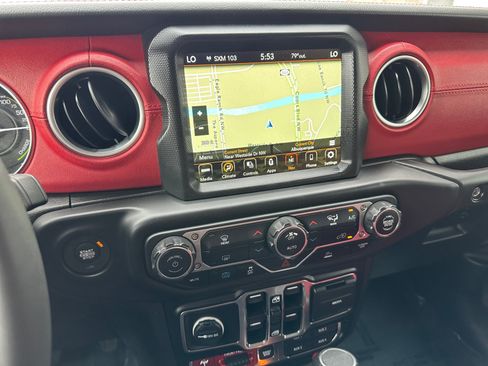 Used 2023 Jeep Wrangler Unlimited Rubicon 4xe AWD/4WD image 18