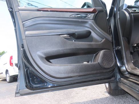 Used 2015 Cadillac SRX Luxury AWD/4WD image 36