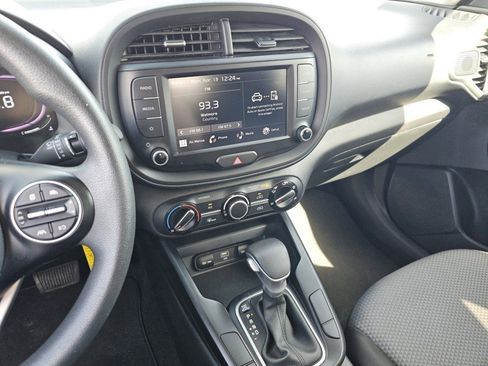 Used 2023 Kia Soul LX w/ Option Group 015 FWD image 30