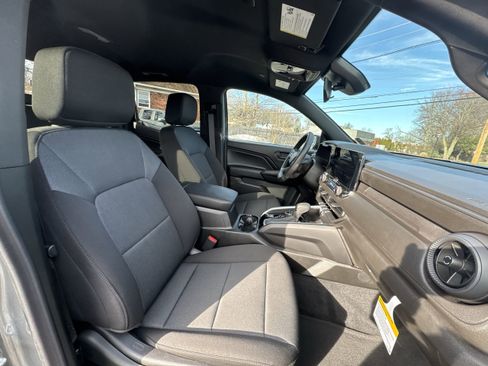 Used 2025 Chevrolet Colorado Trail Boss image 29