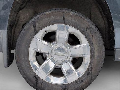 Used 2019 Chevrolet Suburban Premier image 9