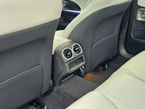 New 2026 Mercedes-Benz C 300 4MATIC Sedan image 24