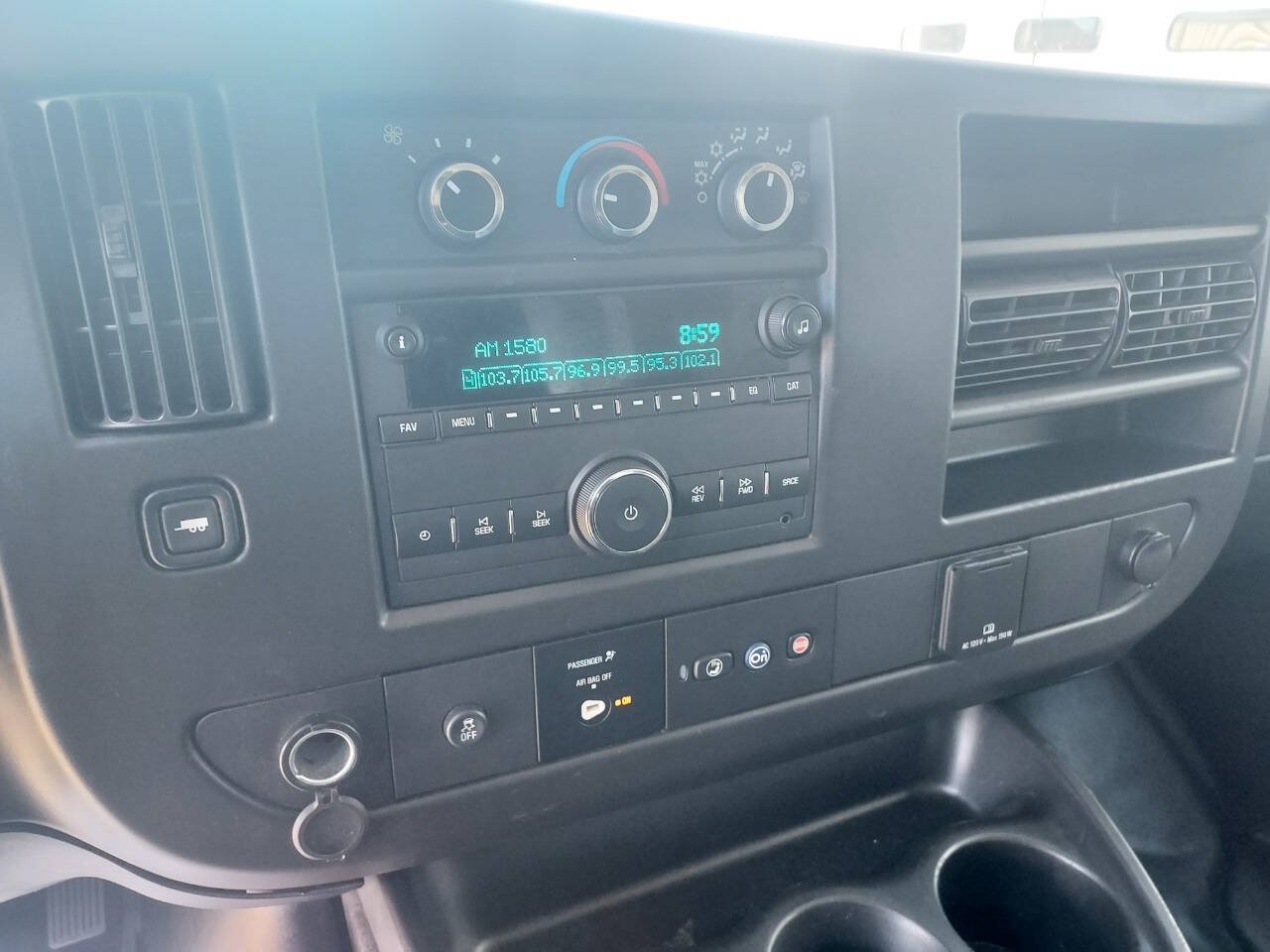 Used 2019 Chevrolet Express 3500 w/ Driver Convenience Package RWD image 10