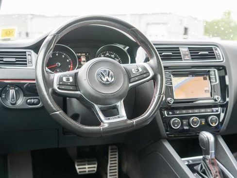 Used 2017 Volkswagen Jetta GLI FWD image 18