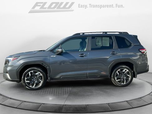Used 2025 Subaru Forester Premium image 5