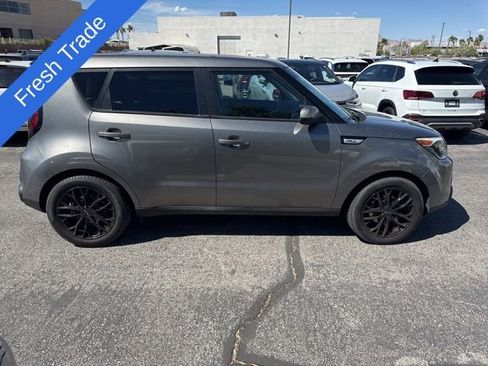 Used 2016 Kia Soul image 3