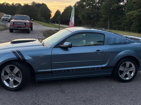 Used 2007 Ford Mustang GT Premium RWD image 3