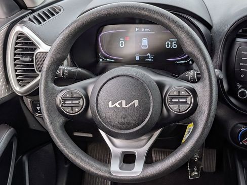 Used 2023 Kia Soul LX FWD image 25