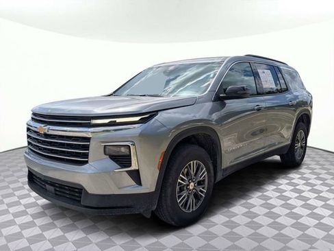 Used 2026 Chevrolet Traverse LT AWD/4WD image 8