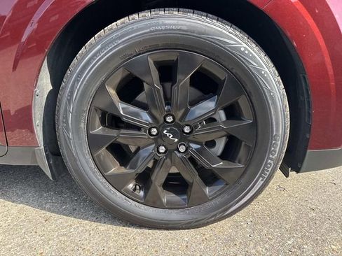 Used 2022 Kia Carnival SX image 7