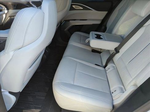 Used 2024 Cadillac Lyriq Luxury RWD image 12
