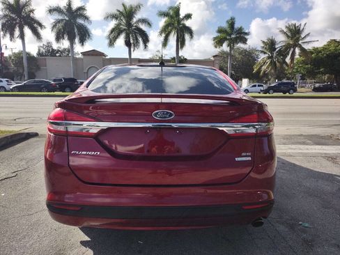 Used 2018 Ford Fusion SE w/ Equipment Group 201A image 9
