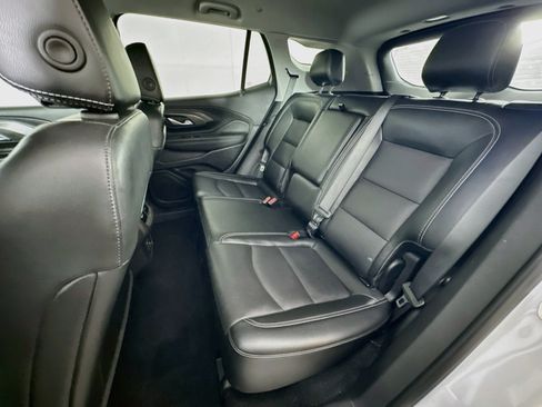 Used 2024 GMC Terrain SLT FWD image 25
