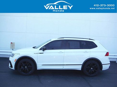 Used 2022 Volkswagen Tiguan SE R-Line AWD/4WD image 2